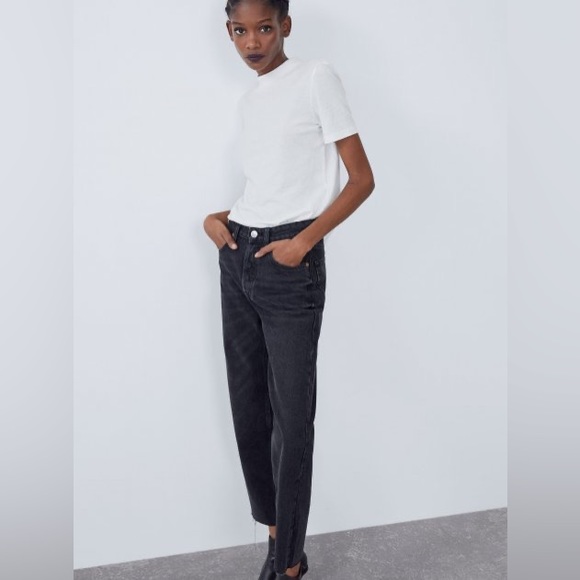 NWT Zara High Waisted Ankle Length Black Straight Jeans - Picture 3 of 8